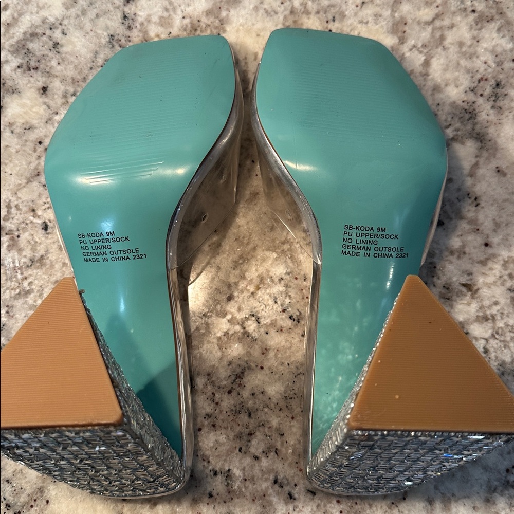 Betsey Johnson Elegant Silver Women's Heels - Picture 6 of 9